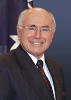 2006年澳洲现任国家第一领导人约翰・霍华德总理在致辞中提及：澳洲彩虹鹦，在旅居海外的华人中，在澳洲出版、推广多元文化交流中，建立了一个独特的交流平台。