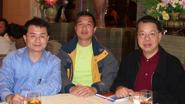 2006年巫朝晖先生(香港气功太极社社名誉顾问)会晤香港气功太极社社长林业文辉先生 和香港中国文化促进会会长李国强先生。